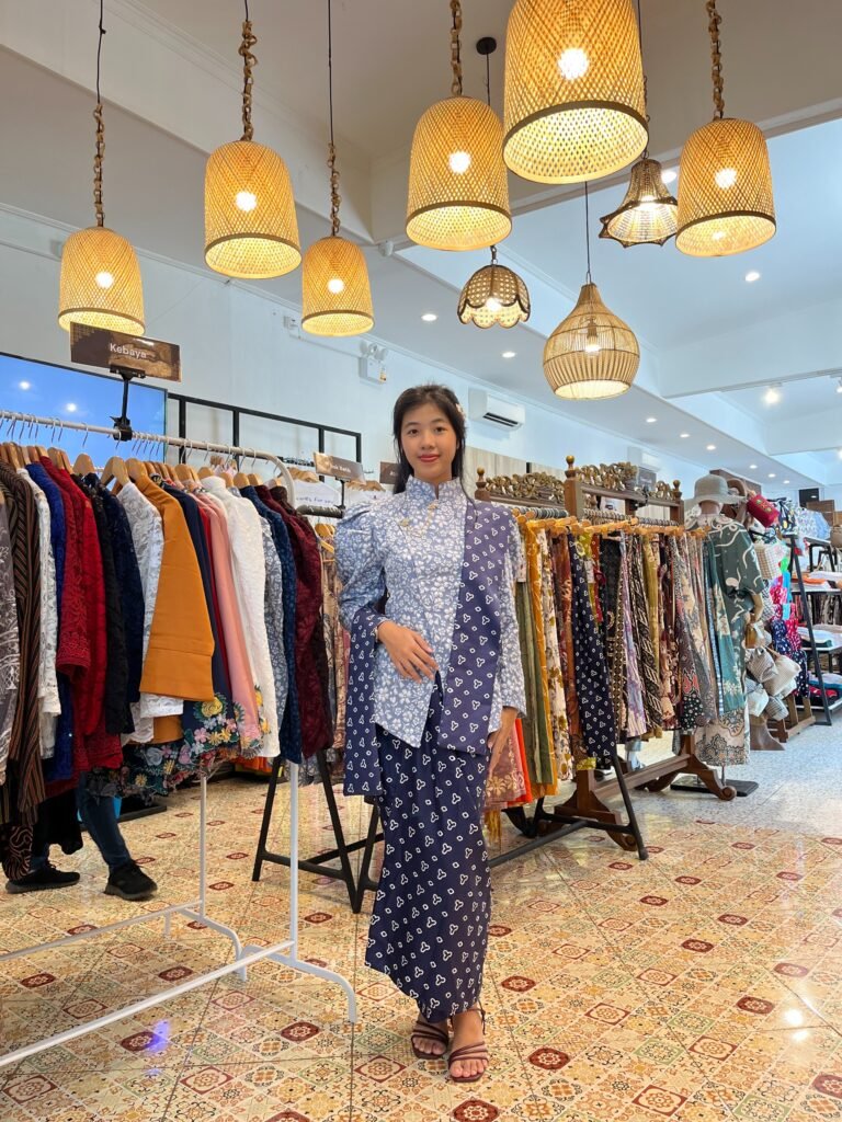 Kebaya Janggan