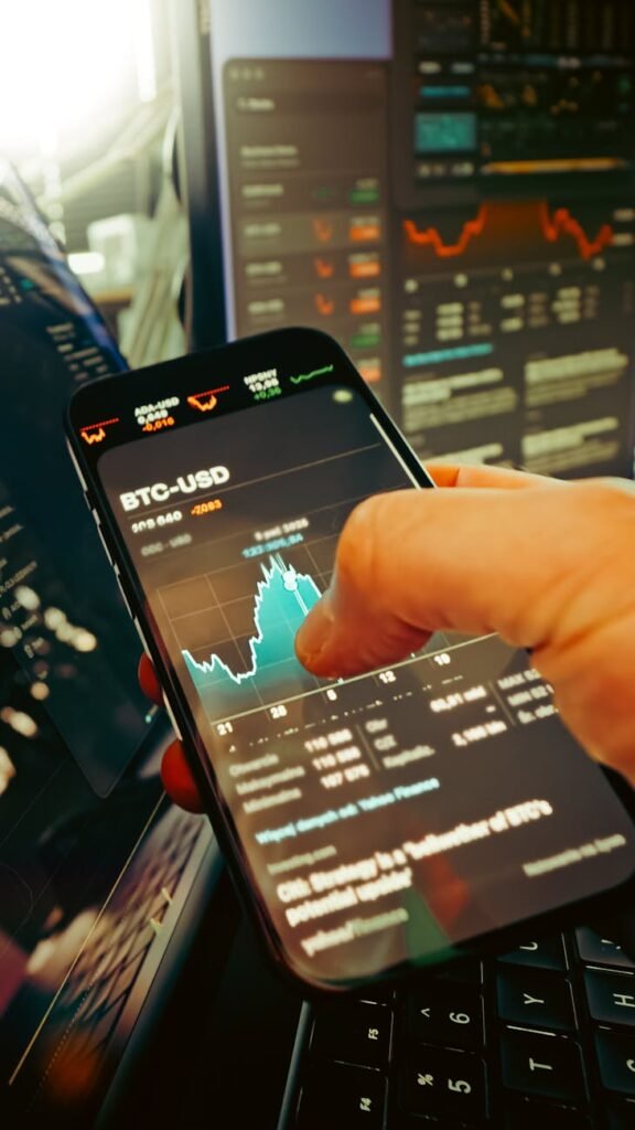 Strategi Bitcoin Terbesar Sejak Juli: Analisis Mendalam Pembelian 13.627 BTC dan Implikasinya untuk Investor Indonesia