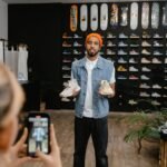 Strategi Influencer Marketing: Cara Brand Retail Naik Daun Melawan Kejenuhan Digital di Indonesia