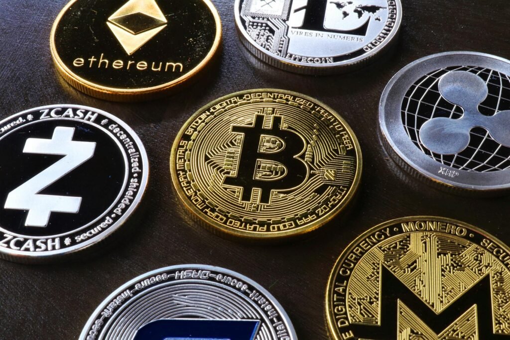 Bitcoin vs Emas: Strategi Investasi Aman di Tengah Ketidakpastian Pasar Global