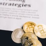 Emas Tembus $5.000, Bitcoin Stagnan di $87.000: Strategi Investasi Cerdas di Tengah Perpecahan Pasar