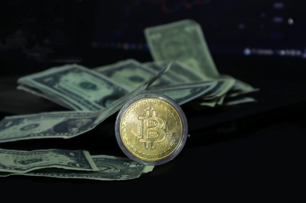 Dolar Menguat vs Bitcoin: Strategi Investasi Kripto di Tengah Gejolak Mata Uang Global